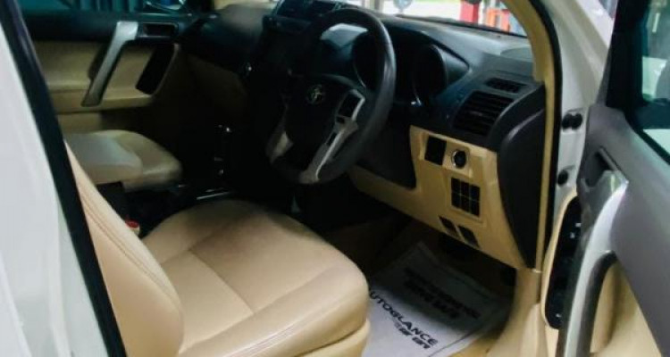 TOYOTA LAND CRUISER PRADO 2016
