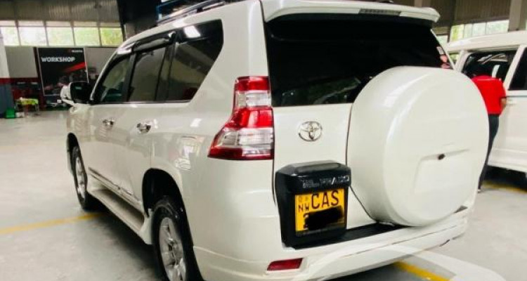 TOYOTA LAND CRUISER PRADO 2016