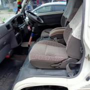 NISSAN CARAVAN 2000