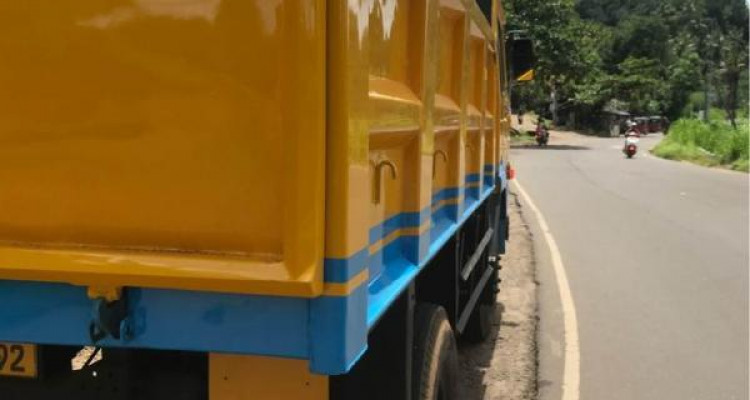 LANKA ASHOK LEYLAND TIPPER 2011