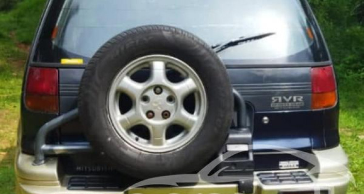 MITSUBISHI RVR 1997