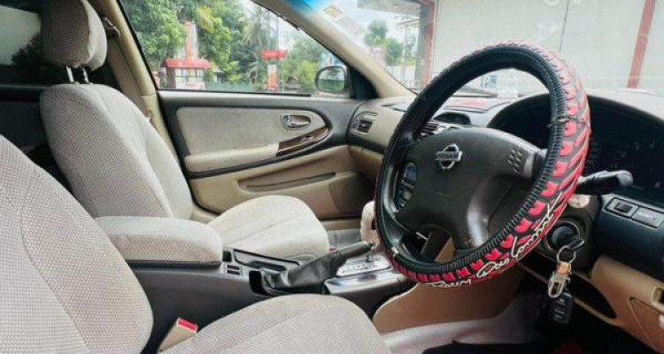NISSAN CEFIRO 2000
