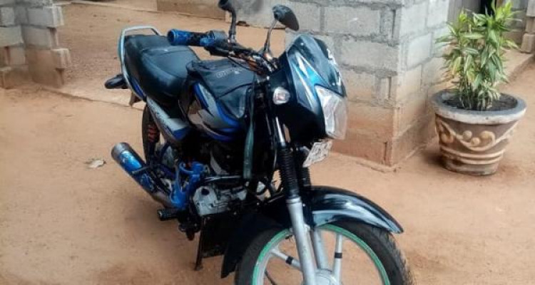 BAJAJ CT100 2018