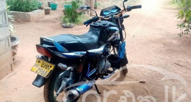 BAJAJ CT100 2018