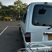 NISSAN VANETTE 2000