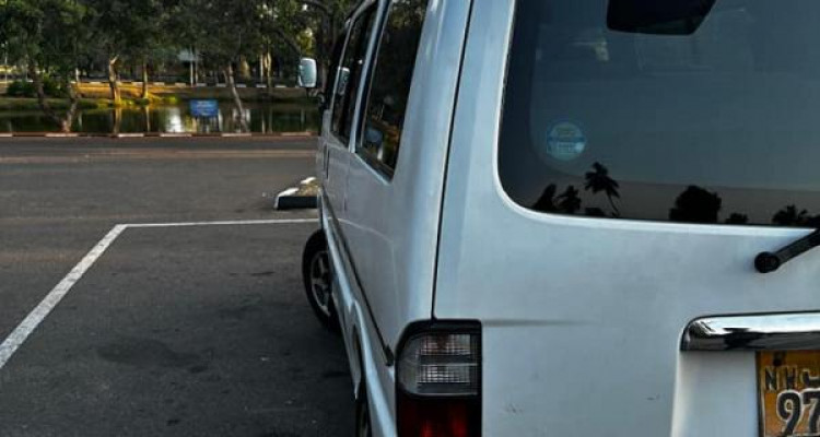 NISSAN VANETTE 2000