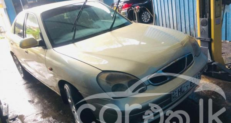 DAEWOO NUBIRA 2000