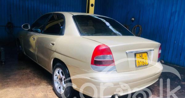 DAEWOO NUBIRA 2000