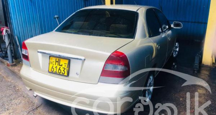 DAEWOO NUBIRA 2000