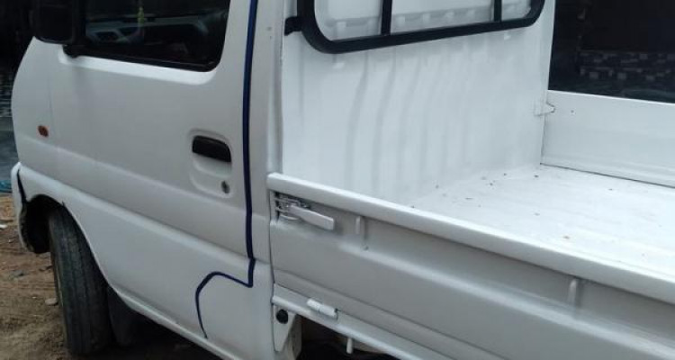 SUZUKI BATTA LORRY 2000