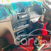 NISSAN CARAVAN 1996