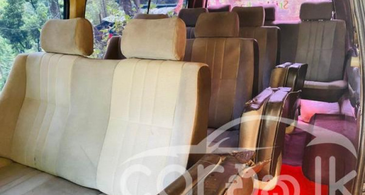 NISSAN CARAVAN 1996