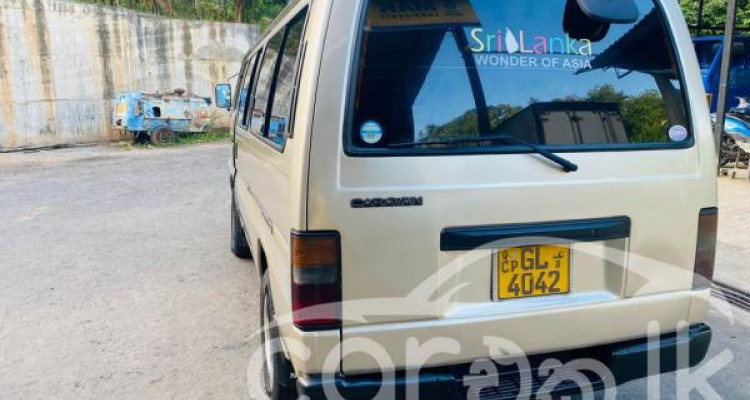 NISSAN CARAVAN 1996