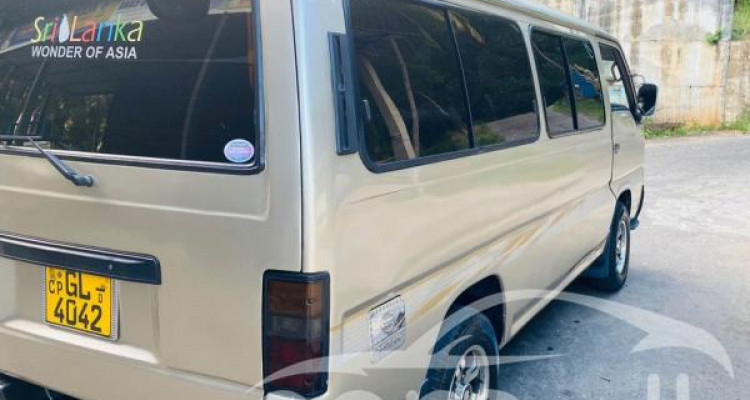 NISSAN CARAVAN 1996