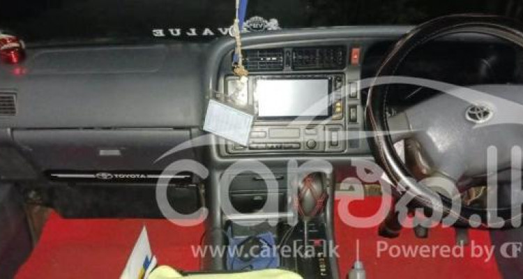 TOYOTA DOLPHIN 2001