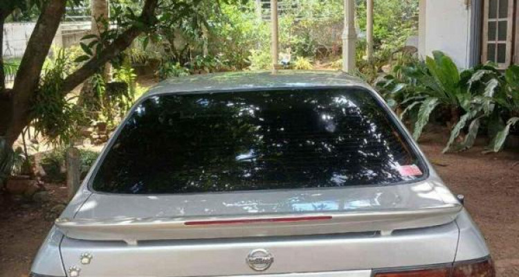 NISSAN SUNNY 1996