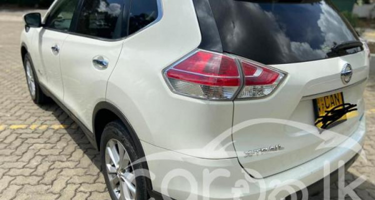 NISSAN X TRAIL 2015