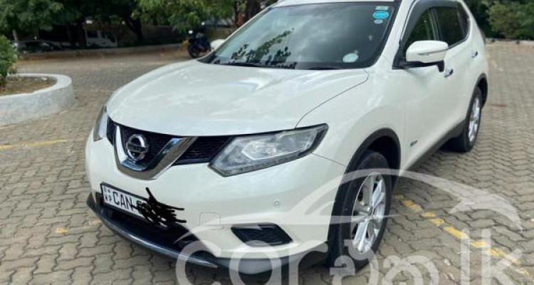 NISSAN X TRAIL 2015