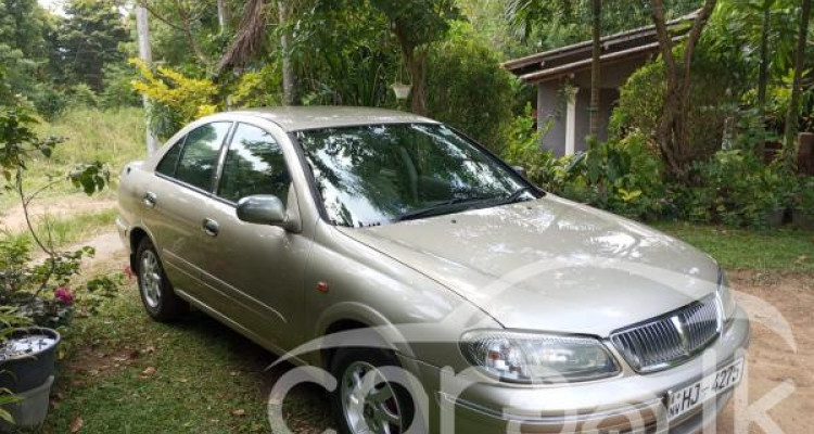NISSAN SUNNY 2000