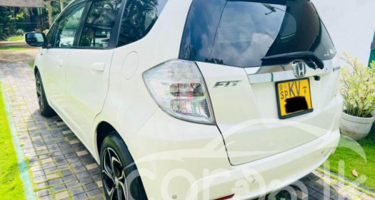 HONDA FIT GP1 2011