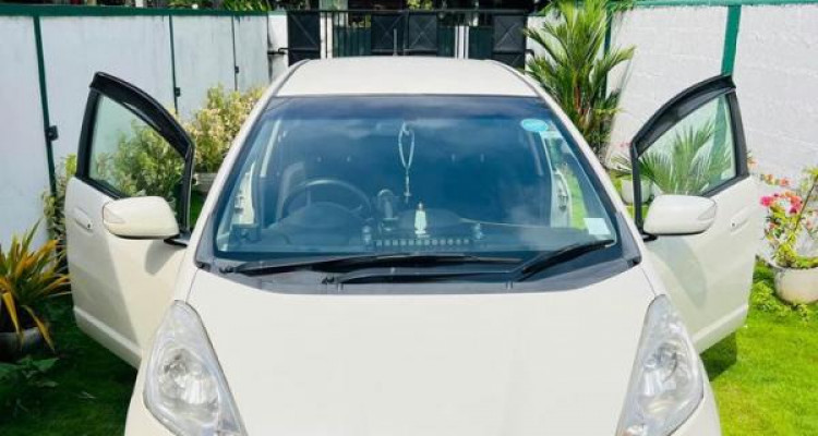 HONDA FIT GP1 2011