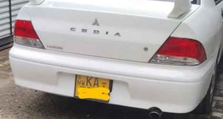 MITSUBISHI LANCER CS2 2001