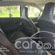 TOYOTA VITZ 2016