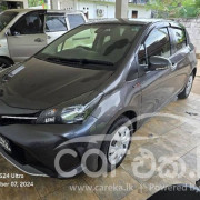 TOYOTA VITZ 2016