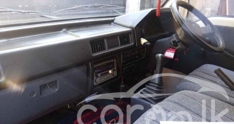 MITSUBISHI DELICA PO5 1989