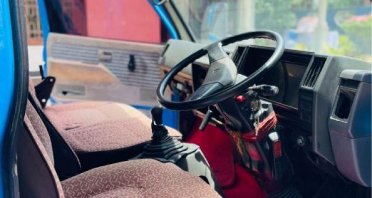 ISUZU ELF 250 1982