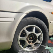 FORD LASER 2000