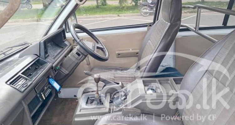 NISSAN VANETTE 1987