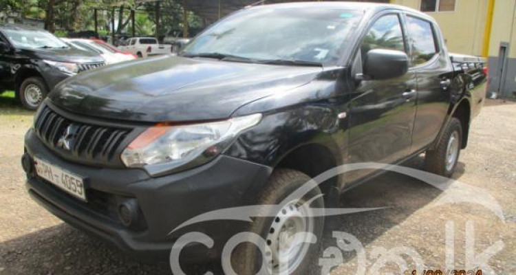 MITSUBISHI L200 2016