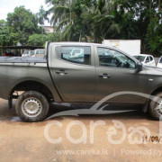 MITSUBISHI L200 2016