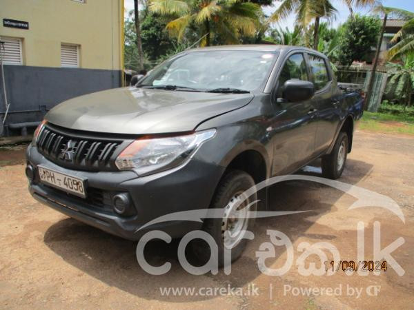 MITSUBISHI L200 2016
