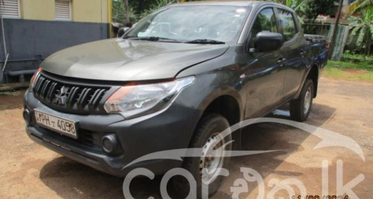 MITSUBISHI L200 2016