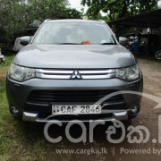 MITSUBISHI OUTLANDER 2015