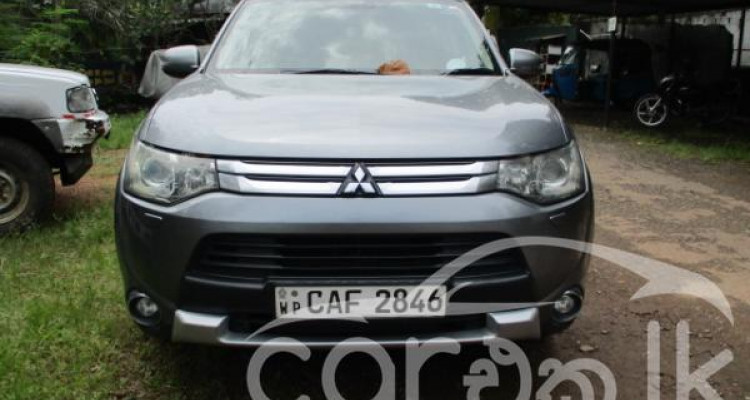 MITSUBISHI OUTLANDER 2015
