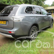 MITSUBISHI OUTLANDER 2015