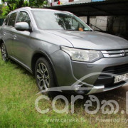 MITSUBISHI OUTLANDER 2015