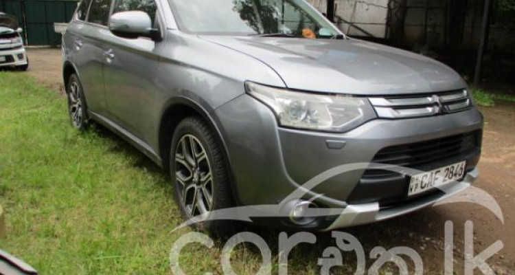 MITSUBISHI OUTLANDER 2015