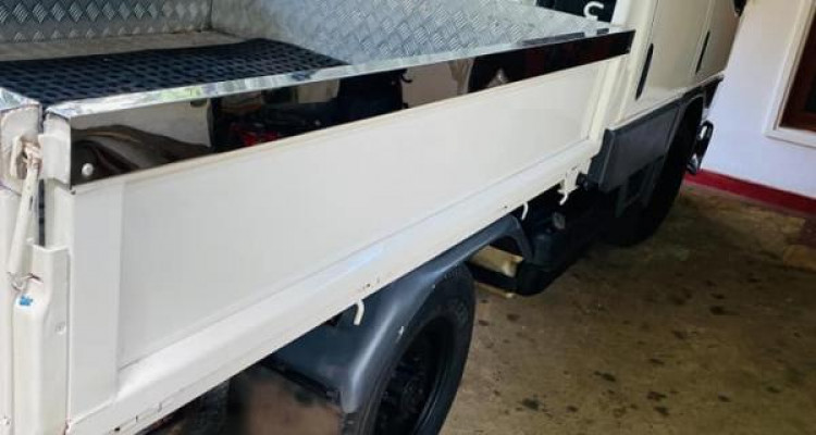 MITSUBISHI CANTER CREW CAB 2006