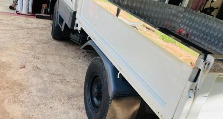 MITSUBISHI CANTER CREW CAB 2006