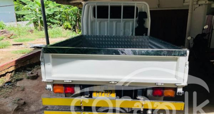 MITSUBISHI CANTER CREW CAB 2006