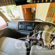 MITSUBISHI CANTER CREW CAB 2006