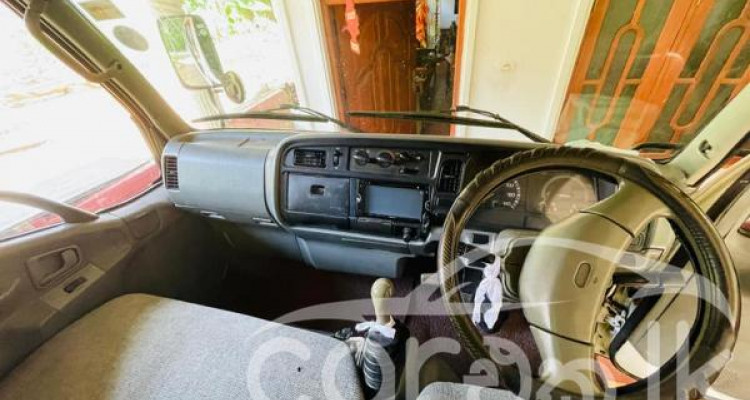 MITSUBISHI CANTER CREW CAB 2006