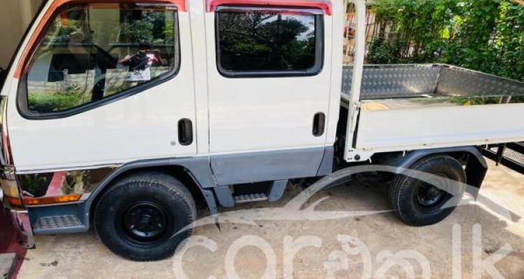 MITSUBISHI CANTER CREW CAB 2006