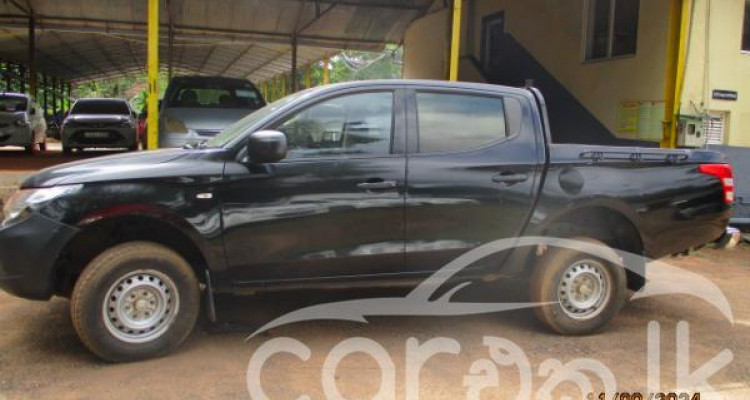 MITSUBISHI L200 2016