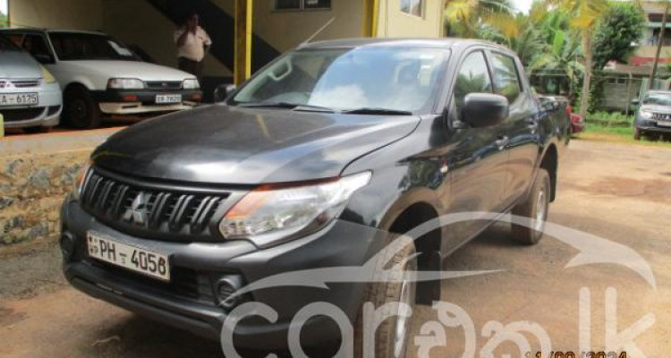 MITSUBISHI L200 2016