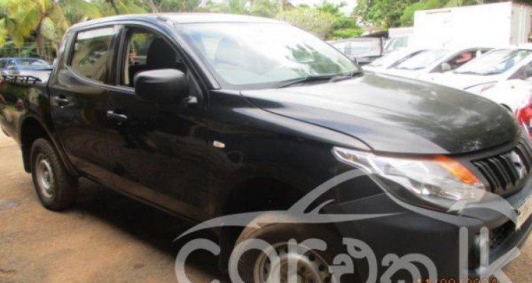 MITSUBISHI L200 2016